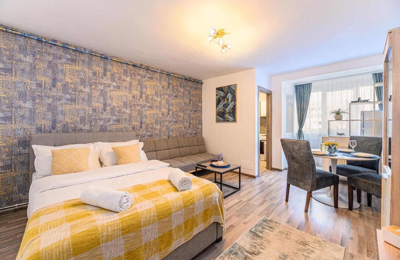 Luxury Studios - Soarelui 10 Μπρασόβ Εξωτερικό φωτογραφία